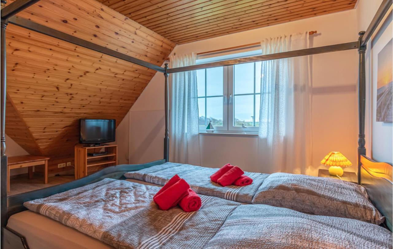 Awesome Home In Friedrichskoog-Spitze With 2 Bedrooms And Wifi Екстериор снимка